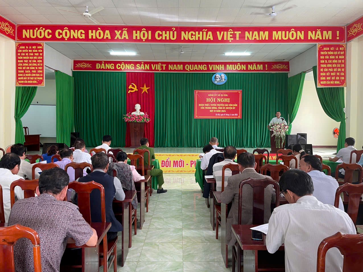 Xã Ea Ral tổ chức Hội nghị Quán triệt, tuyên truyền các văn bản của Trung ương, Tỉnh ủy, Huyện ủy đợt IV năm 2024