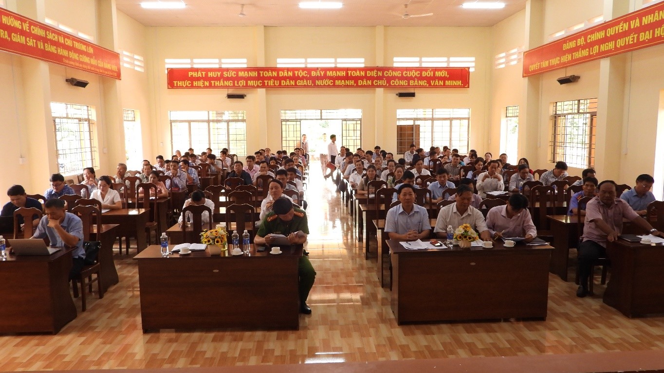 Hội nghị nghiên cứu, quán triệt các văn bản của Trung ương, Tỉnh ủy, Huyện ủy Ea H’Leo