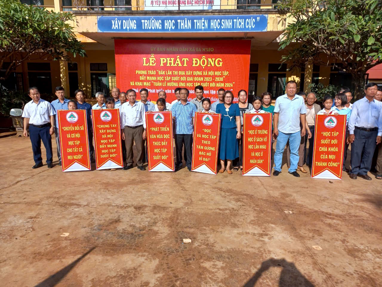 Xã Ea H’Leo tổ chức Lễ phát động Tuần lễ hưởng ứng học tập suốt đời năm 2024