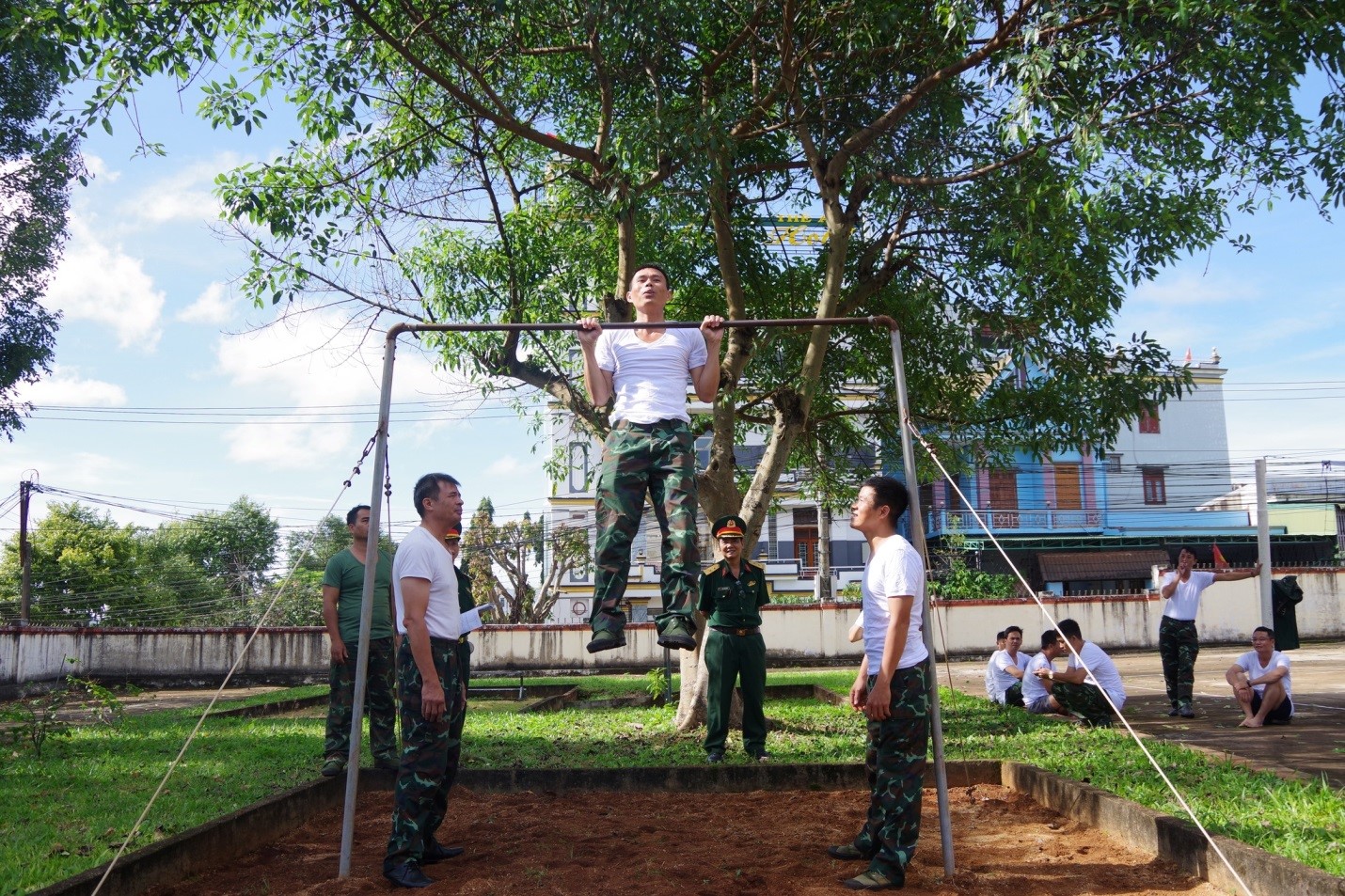 Ban Chỉ huy Quân sự huyện Ea H’Leo kiểm tra đánh giá huấn luyện các nội dung rèn luyện thể lực năm 2024