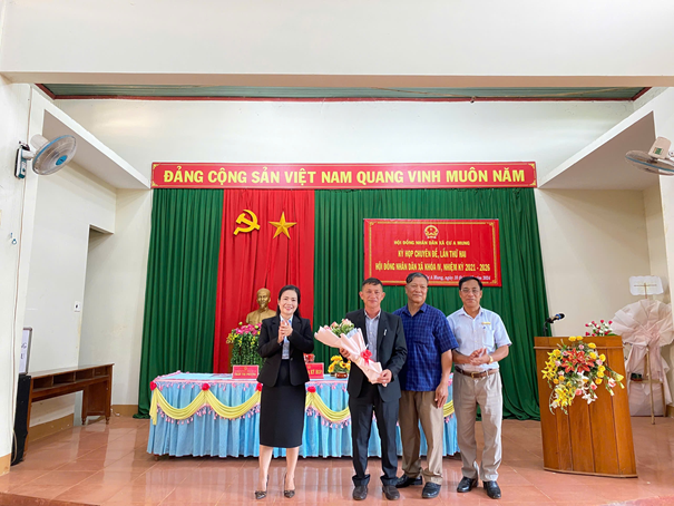 Kỳ họp chuyên đề lần thứ hai Hội đồng Nhân dân xã Cư A Mung