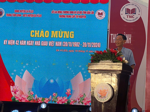 Trung tâm GDNN-GDTX huyện và Trường trung cấp Tây Nguyên tổ chức kỷ niệm 42 năm Ngày Nhà giáo Việt Nam 20/11