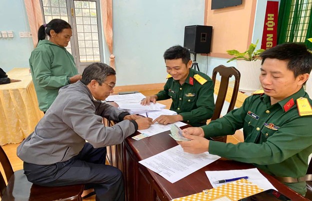 Ban Chỉ đạo 24 của huyện chi trả chế độ trợ cấp một lần theo các Quyết định của Thủ tướng Chính phủ