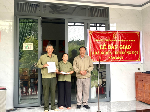 Trao nhà nghĩa tình đồng đội cho Hội viên Hội cựu chiến binh