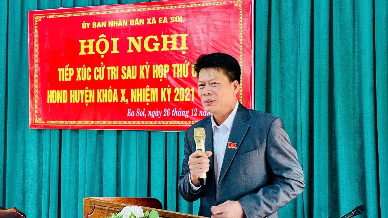 Tổ đại biểu HĐND huyện tiếp xúc cử tri tại xã Ea Sol