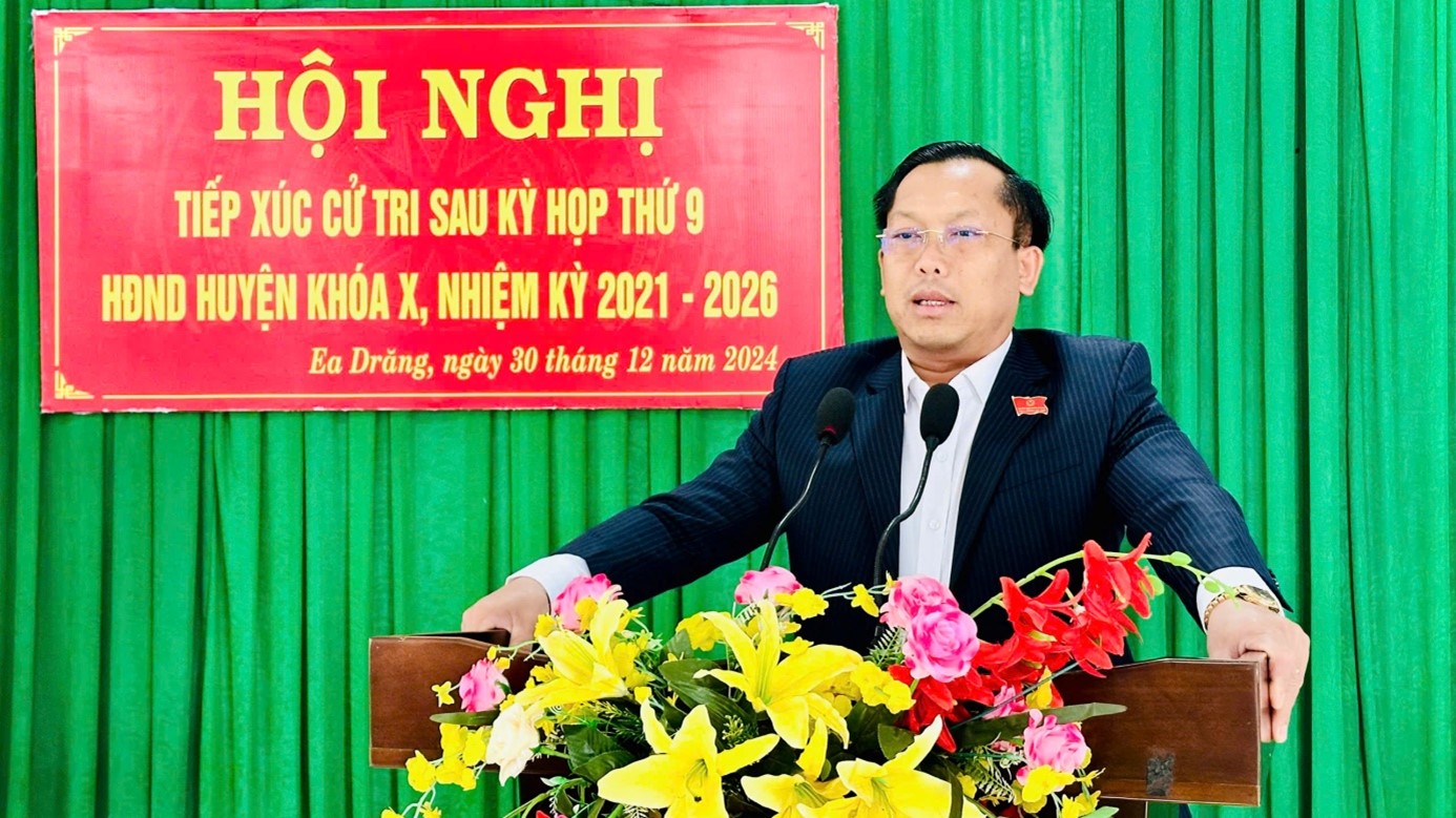 Tổ đại biểu HĐND huyện tiếp xúc cử tri tại thị trấn Ea D’răng