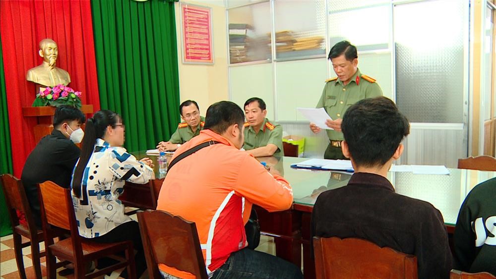 Khởi tố vụ án về tội thu thập, tàng trữ, trao đổi, mua bán công khai hóa trái phép thông tin về tài khoản ngân hàng