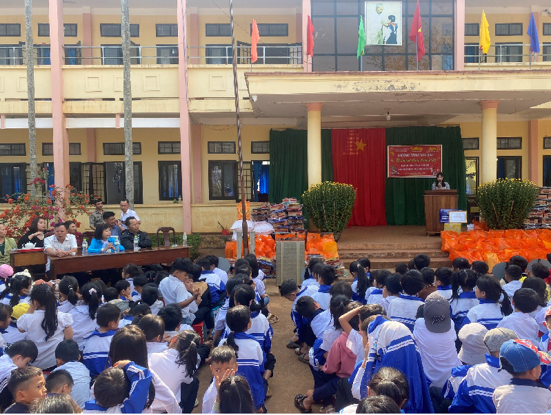 Chương trình "Tết ấm tình thân" năm 2024