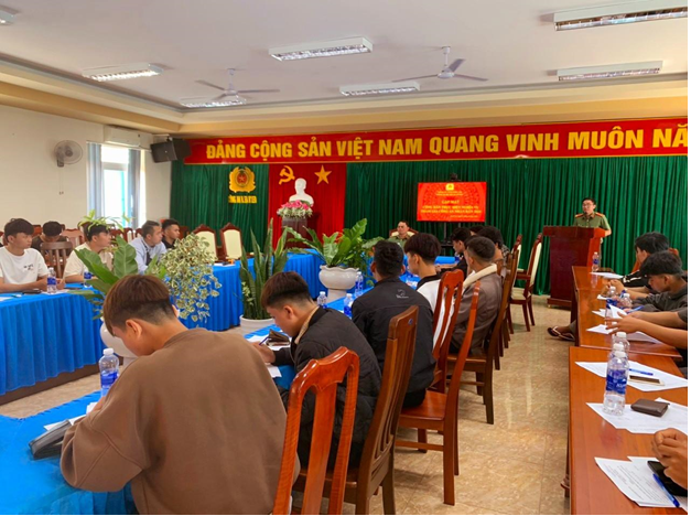 Công an huyện Ea H'Leo tổ chức gặp mặt công dân tham gia thực hiện nghĩa vụ Công an nhân dân năm 2024