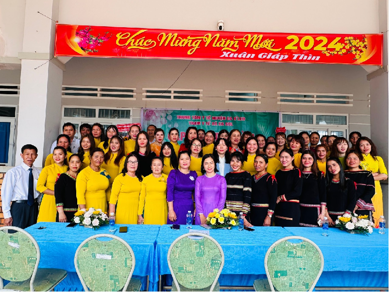 Trạm Y tế xã Ea Sol tọa đàm Kỷ niệm 69 năm Ngày Thầy thuốc Việt Nam (27/2/1955-27/2/2024)