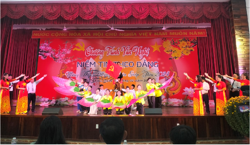 Chương trình văn nghệ chào mừng kỉ niệm 94 năm Ngày thành lập Đảng Cộng sản Việt Nam, mừng Xuân Giáp Thìn 2024