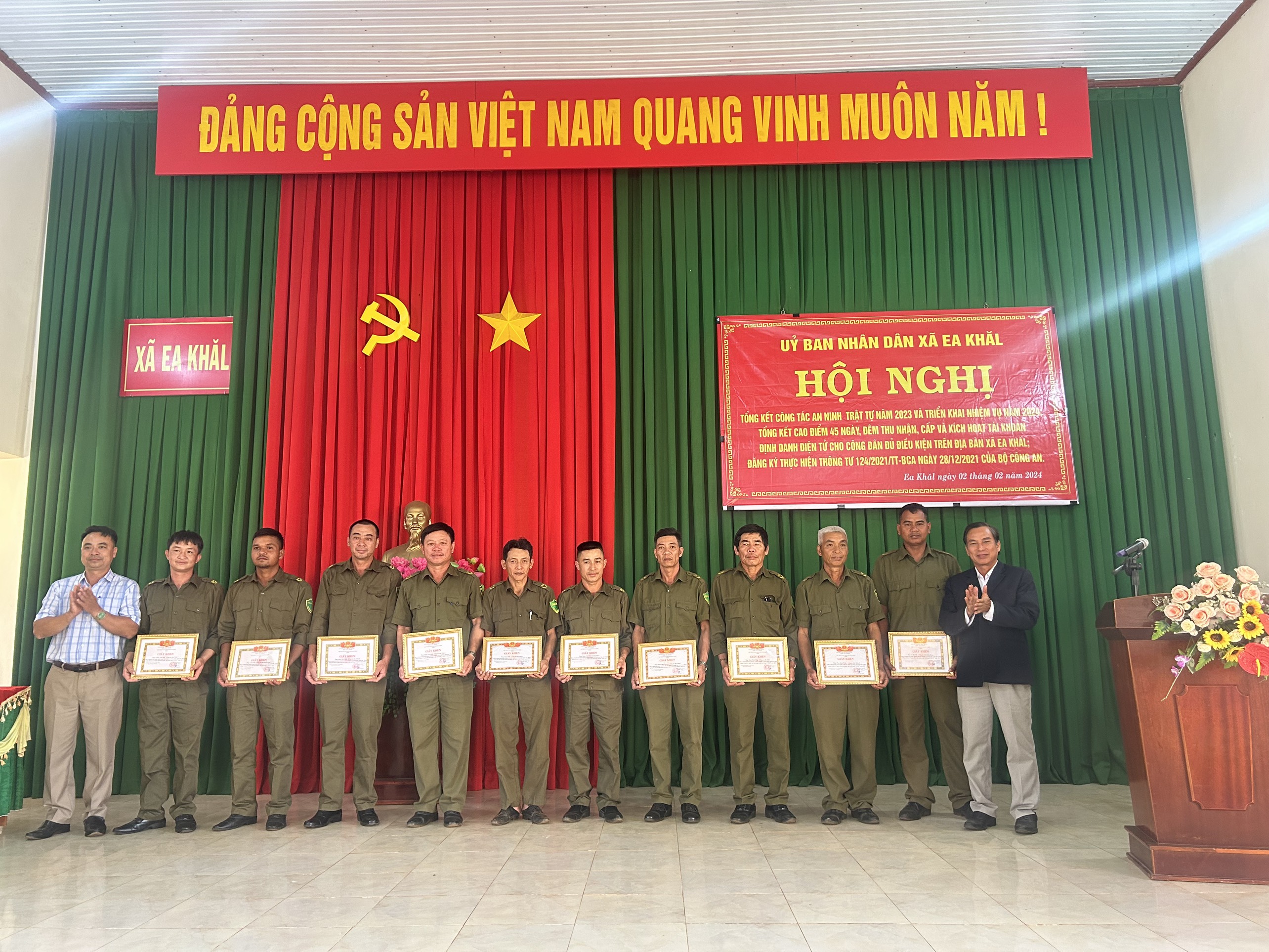 UBND xã Ea Khăl hội nghị tổng kết công tác an ninh trật tự năm 2023 và triển khai nhiệm vụ năm 2024 