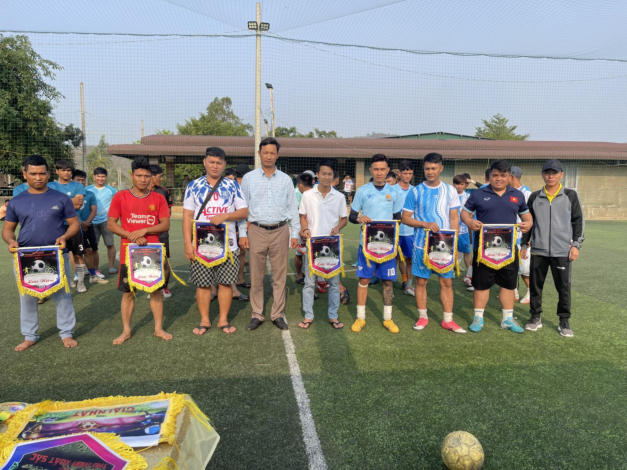 Giải bóng đá các câu lạc bộ xã Ea H’Leo chào mừng 93 năm ngày thành lập đoàn TNCS Hồ Chí Minh (26/3/1931-26/3/2024)