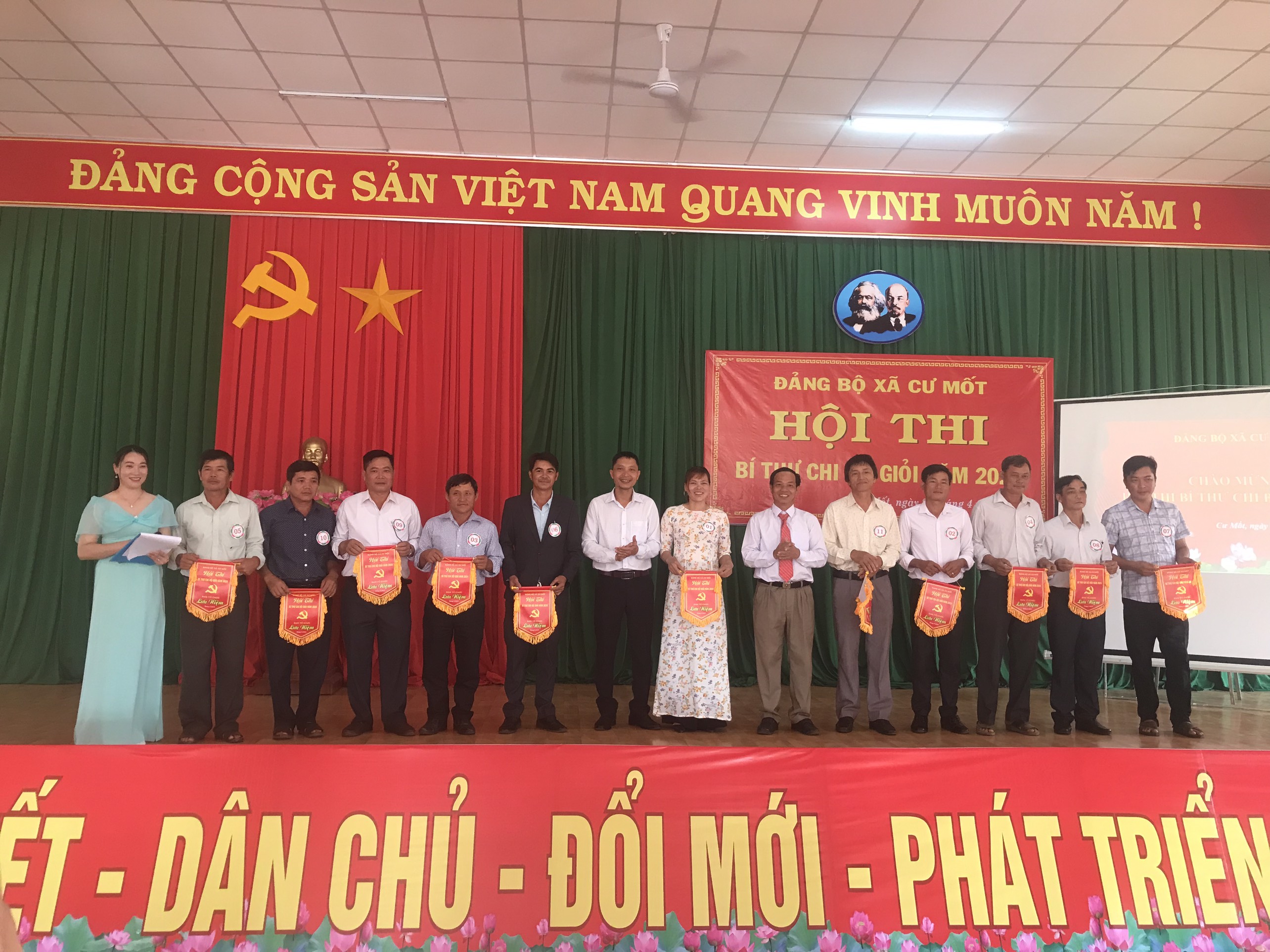 Đảng ủy xã Cư Mốt tổ chức Hội thi Bí thư Chi bộ giỏi năm 2024