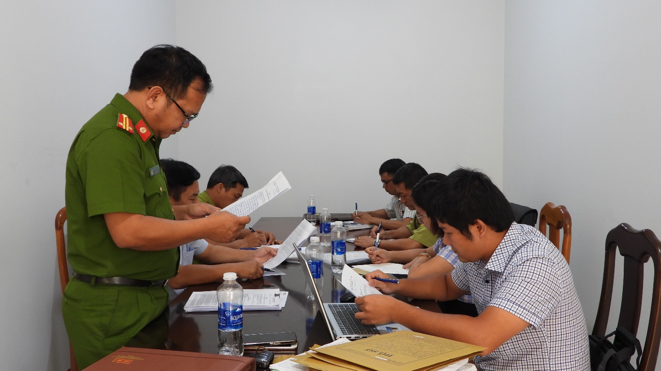 Đoàn kiểm tra liên ngành huyện Ea H’Leo  kiểm tra công tác thi hành pháp luật về xử lý vi phạm hành chính tại Hạt Kiểm lâm Ea H’Leo - Krông Búk