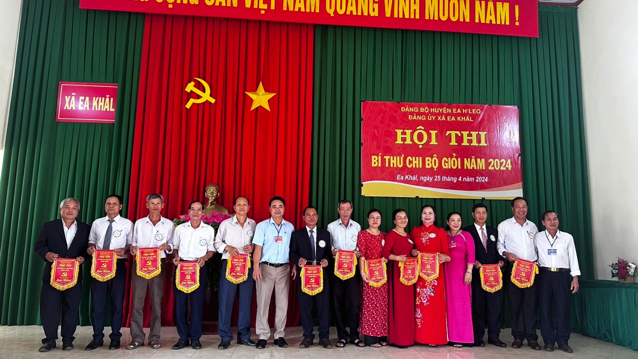 Đảng ủy xã Ea Khăl Khai mạc Hội thi Bí thư Chi bộ giỏi năm 2024
