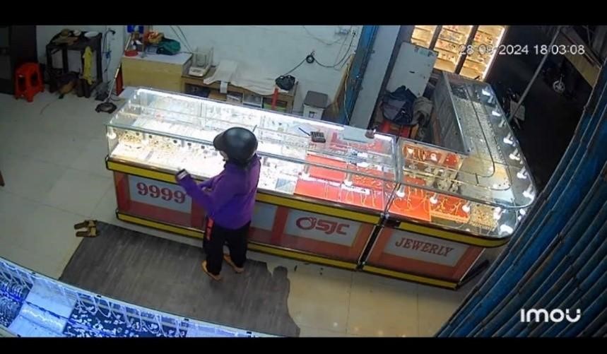 Công an huyện Ea H’Leo thông báo truy tìm 02 đối tượng cướp giật tài sản