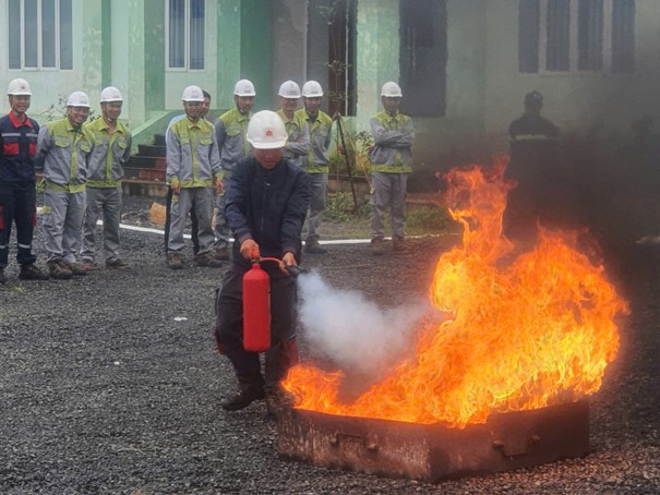 Diễn tập chữa cháy và cứu nạn, cứu hộ tại trang trại Phong điện Tây Nguyên thôn 4, xã DLiê Yang, huyện Ea H’Leo