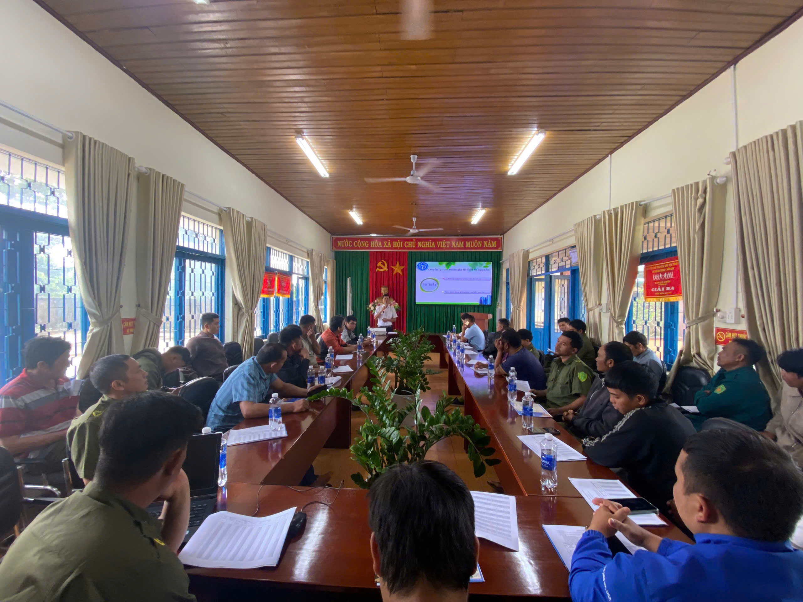 Hội nghị khách hàng phát triển người tham gia Bảo hiểm xã hội tự nguyện - Bảo hiểm Y tế, tại xã DLiê Yang
