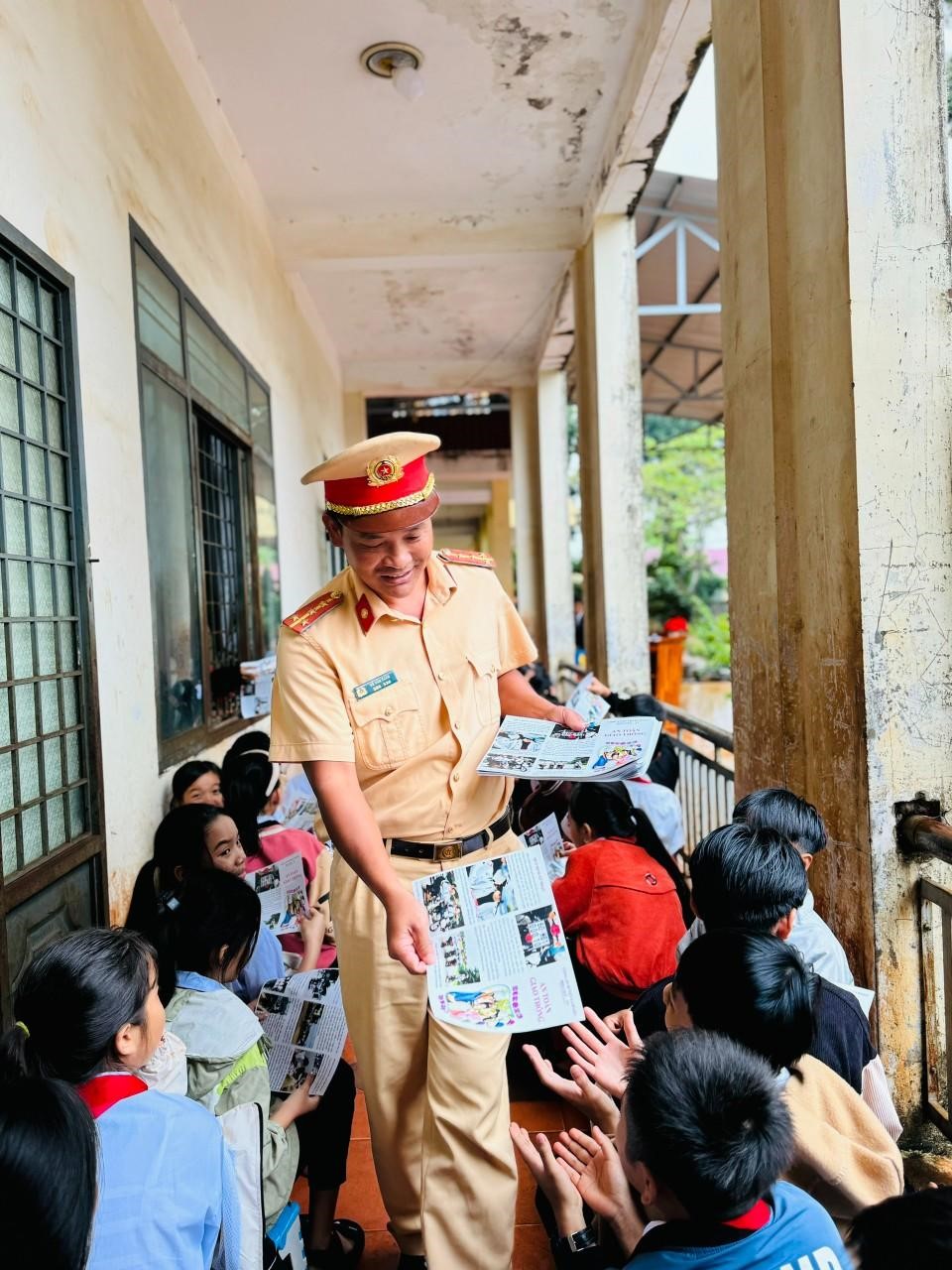 Nâng cao hiệu quả công tác tuyên truyền, phổ biến pháp luật về trật tự, an toàn giao thông trên địa bàn huyện Ea H’Leo
