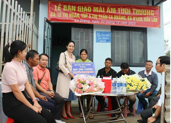 Bàn giao Nhà mái ấm tình thương tại thị trấn Ea Drăng