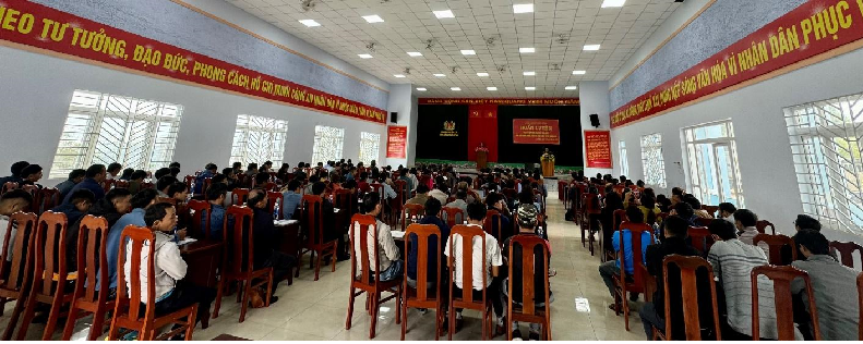 Huấn luyện nghiệp vụ về phòng cháy và chữa cháy cho các thành viên lực lượng phòng cháy, chữa cháy cơ sở ở các trường học trên địa bàn huyện Ea H’Leo