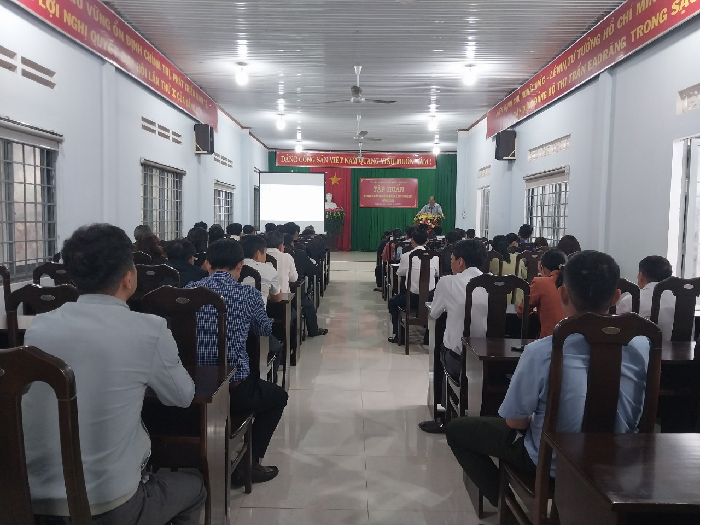 Thị trấn Ea Drăng tập huấn Chuyển đổi số cho Tổ công nghệ số cộng đồng