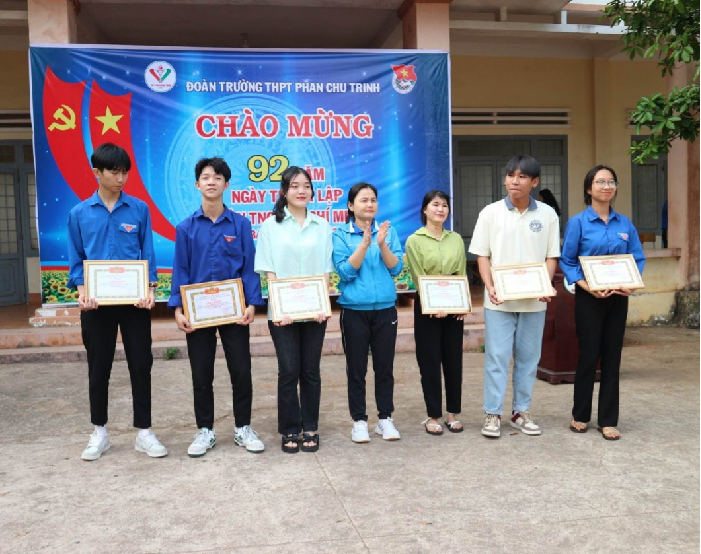Trường THPT Phan Chu Trinh tổ chức Ngày hội đoàn viên nhân kỷ niệm 92 năm Ngày thành lập đoàn TNCS Hồ Chí Minh (26/03/1931 – 26/03/2023)