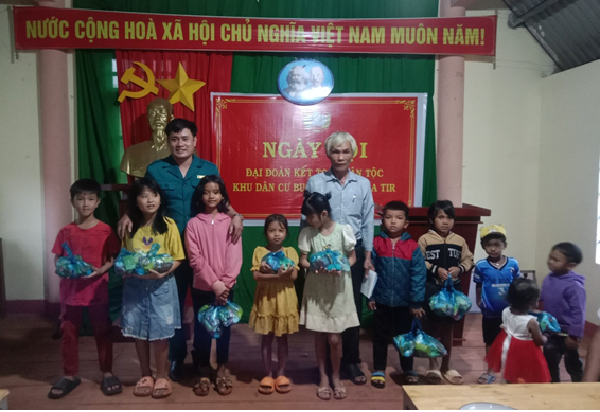 Ngày hội đại đoàn kết toàn dân tộc buôn Drăn, xã Ea Tir
