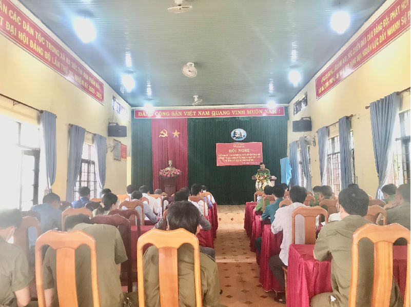 UBND xã Cư Mốt mở đợt cao điểm vận động toàn dân giao nộp và đấu tranh với tội phạm, vi phạm pháp luật về vũ khí, vật liệu nổ, công cụ hỗ trợ