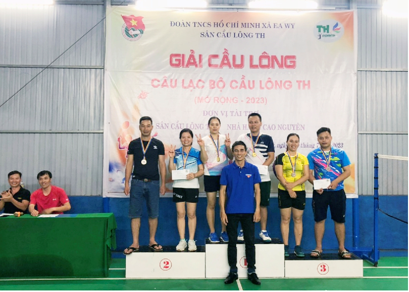 Đoàn xã Ea wy tổ chức Giải cầu lông mở rộng năm 2023