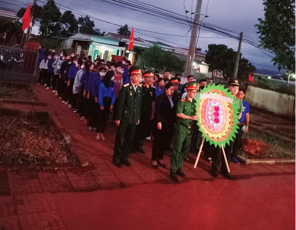 Xã Ea Hiao tổ chức Lễ thắp nến tri ân các anh hùng Liệt sĩ nhân kỷ niệm 76 năm Ngày Thương binh, Liệt sĩ (27/7/1947 – 27/7/2023)