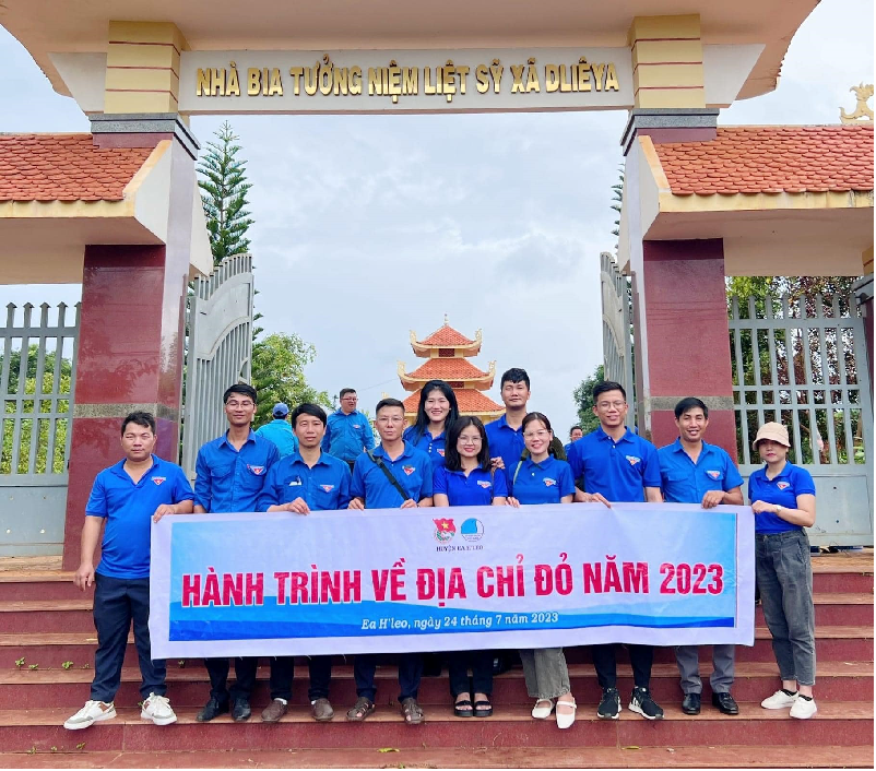 Huyện đoàn Ea H’Leo tham gia “Hành trình về địa chỉ đỏ” năm 2023 