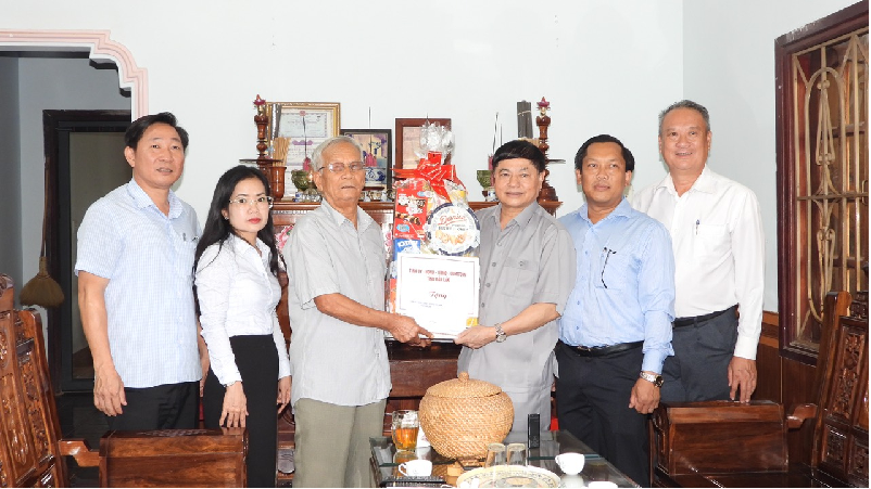 Huyện Ea H’Leo thực hiện công tác “đền ơn đáp nghĩa” nhân Kỷ niệm 76 ngày Thương binh - liệt sĩ (27/7/1947 - 27/7/2023)