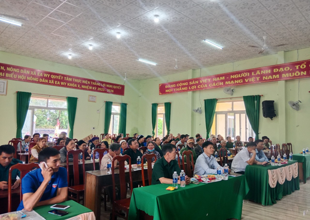 Xã Ea Wy tổ chức hội nghị gặp mặt kỷ niệm 76 năm ngày Thương binh liệt sỹ 27/7