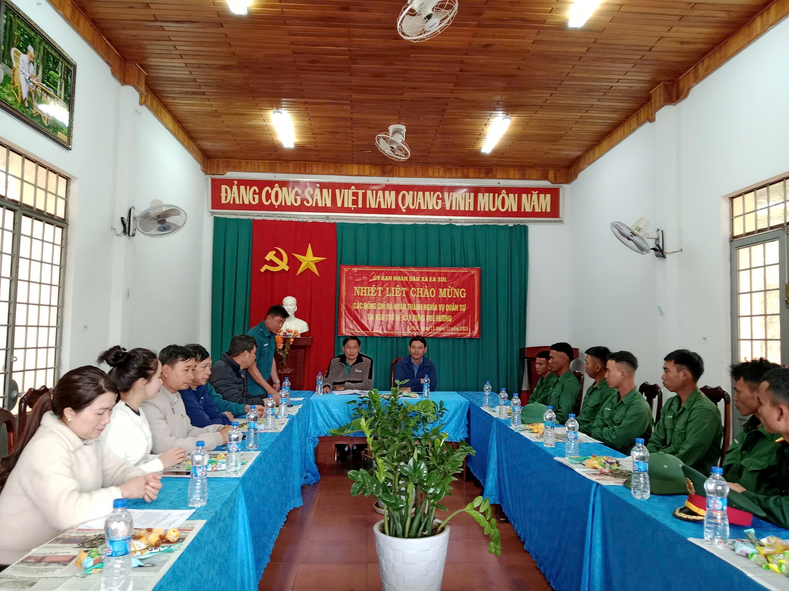 Gặp mặt quân nhân hoàn thành nghĩa vụ quân sự tại ngũ, xuất ngũ về địa phương