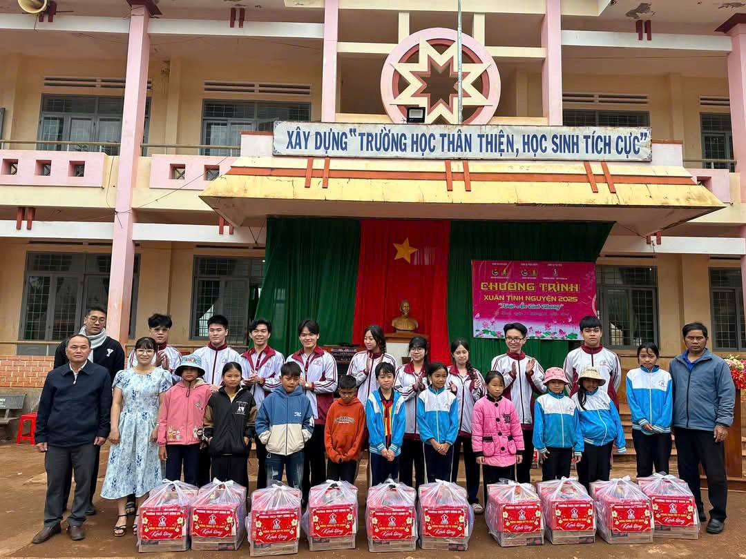 Chương trình “Xuân tình nguyện – Xuấn ấm tình thương” năm 2025