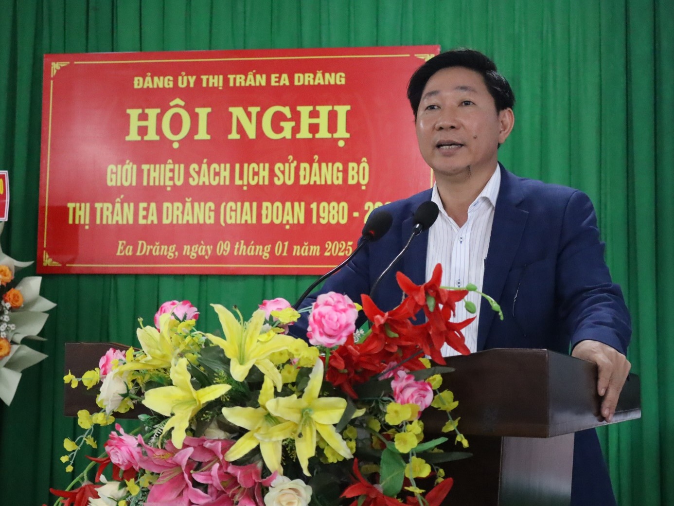 Lễ công bố và phát hành cuốn sách Lịch sử Đảng bộ thị trấn Ea Drăng giai đoạn 1980 - 2020