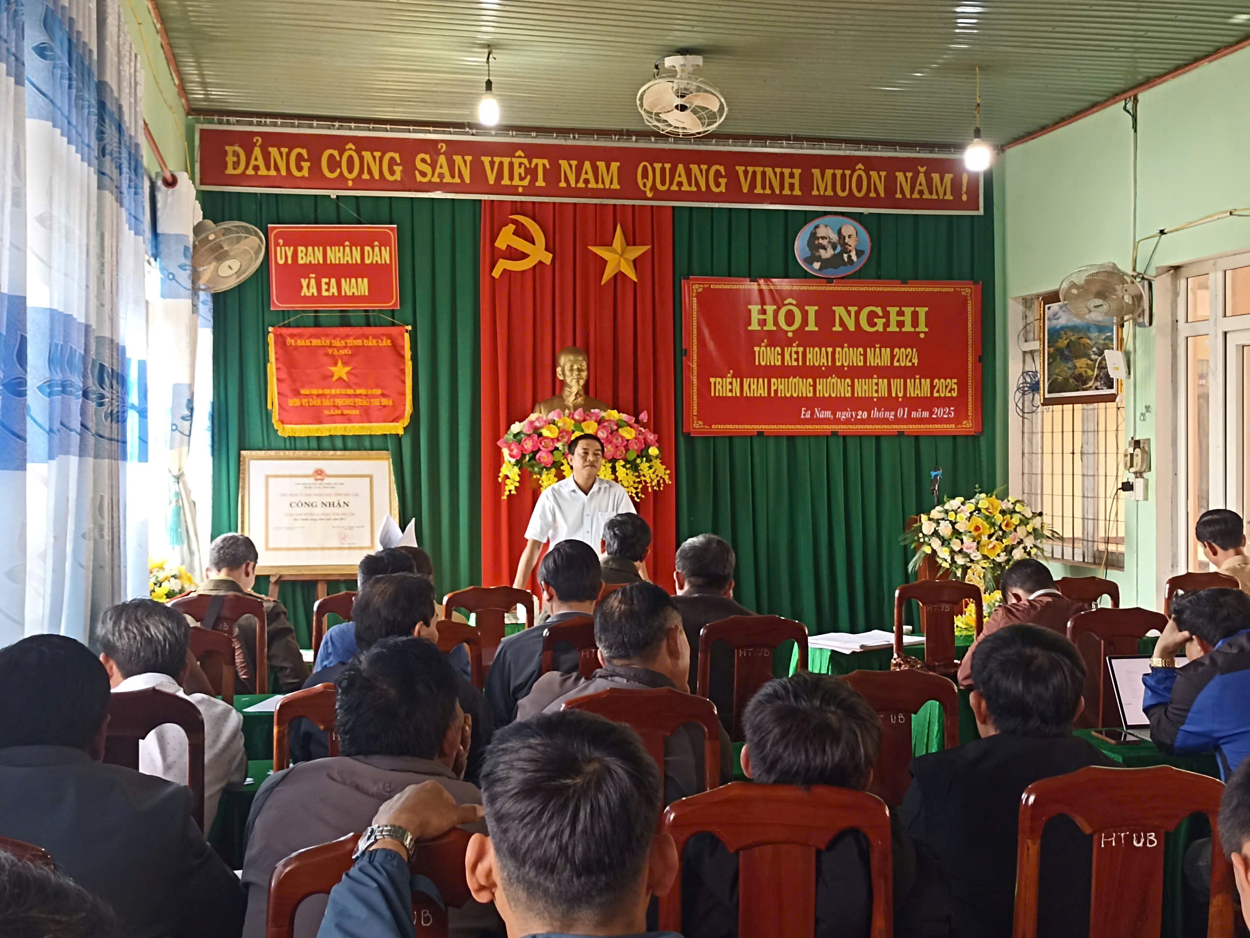 Ủy ban nhân dân xã Ea Nam tổ chức Hội nghị tổng kết hoạt động năm 2024