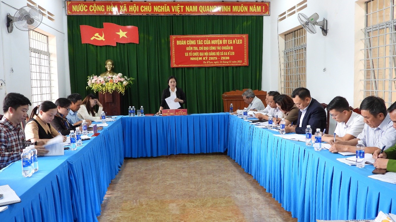 Đoàn công tác số 02 của Huyện ủy kiểm công tác chuẩn bị Đại hội Đảng tại xã Ea H’Leo