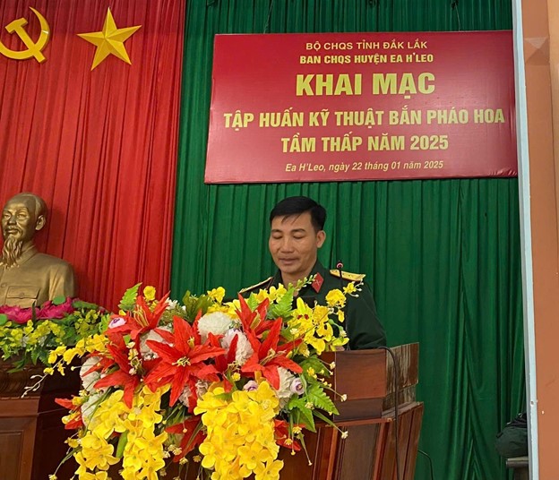 Ban Chỉ huy Quân sự huyện Ea H’Leo tập huấn bắn pháo hoa tầm thấp năm 2025