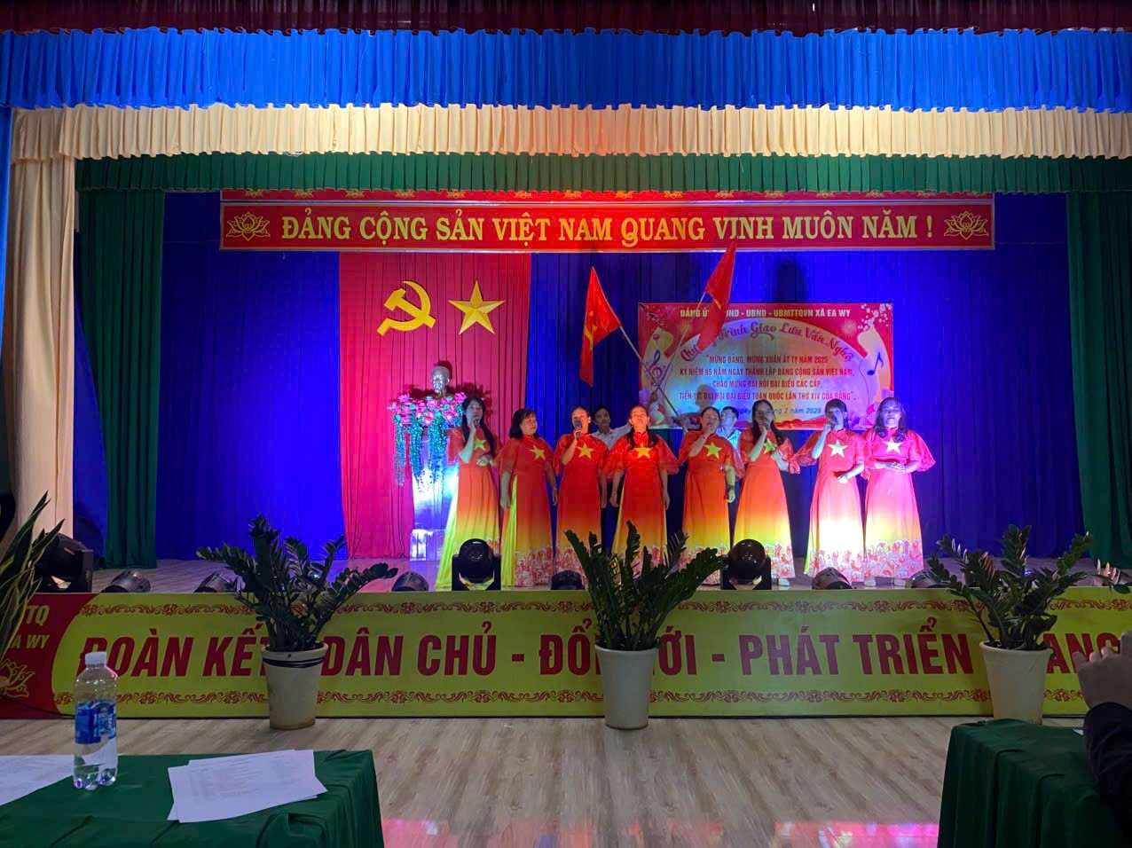 Xã Ea Wy tổ chức giao lưu văn nghệ mừng Đảng, mừng Xuân Ất Tỵ năm 2025