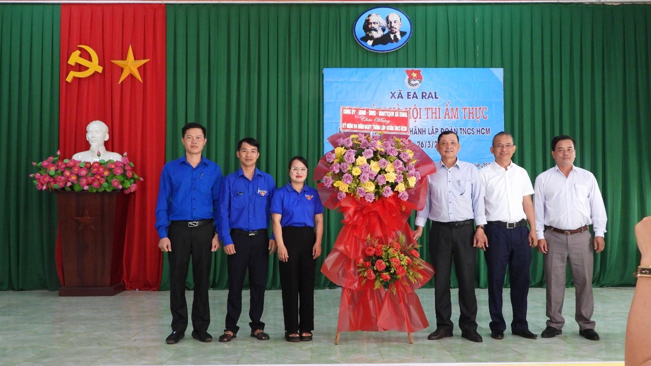 Đoàn Thanh niên xã Ea Răl tọa đàm kỷ niệm 94 năm ngày thành lập Đoàn và Hội thi ẩm thực