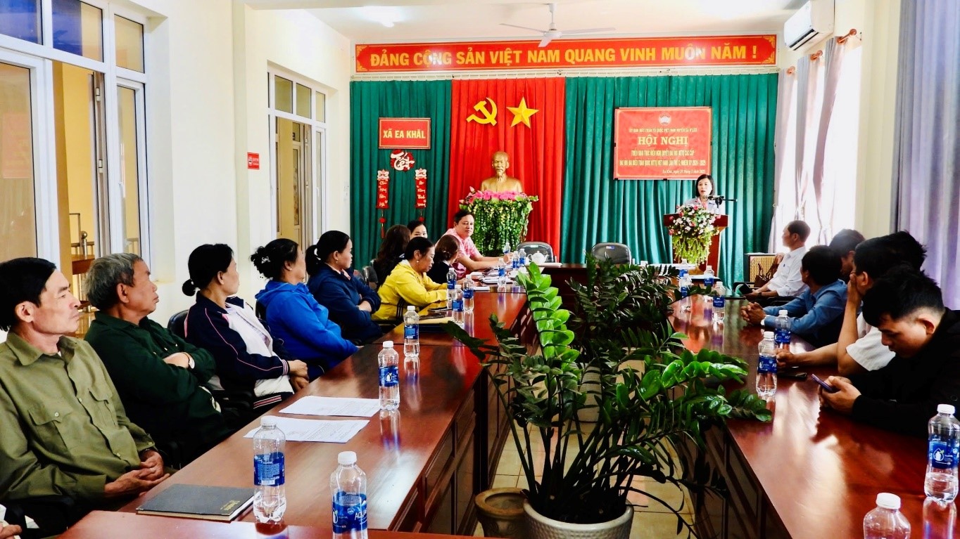 Hội nghị triển khai Nghị quyết Đại hội Mặt trận các cấp,  tại xã Ea Khăl