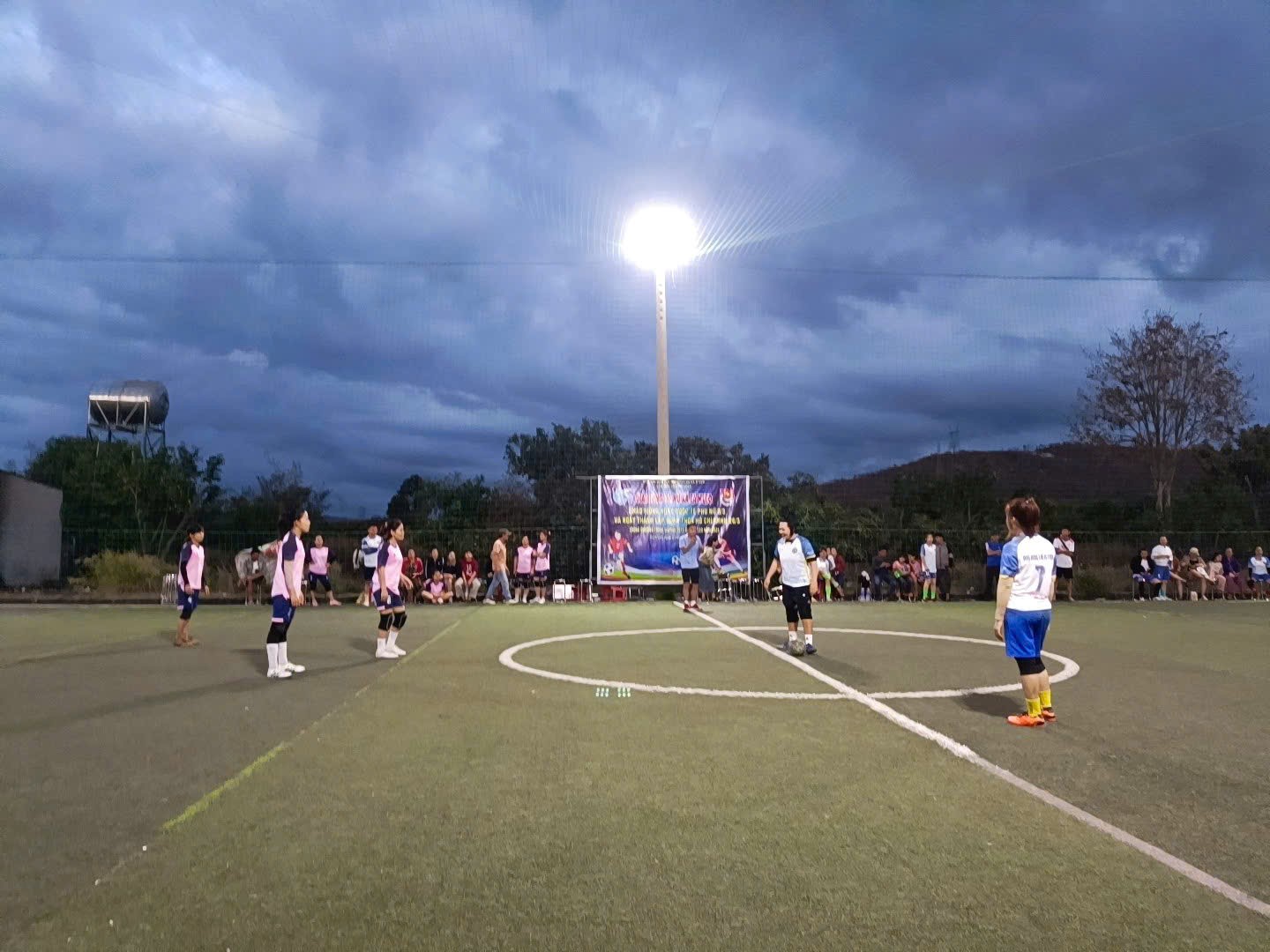 Giải bóng đá Nữ chào mừng Ngày Quốc tế phụ nữ 8-3