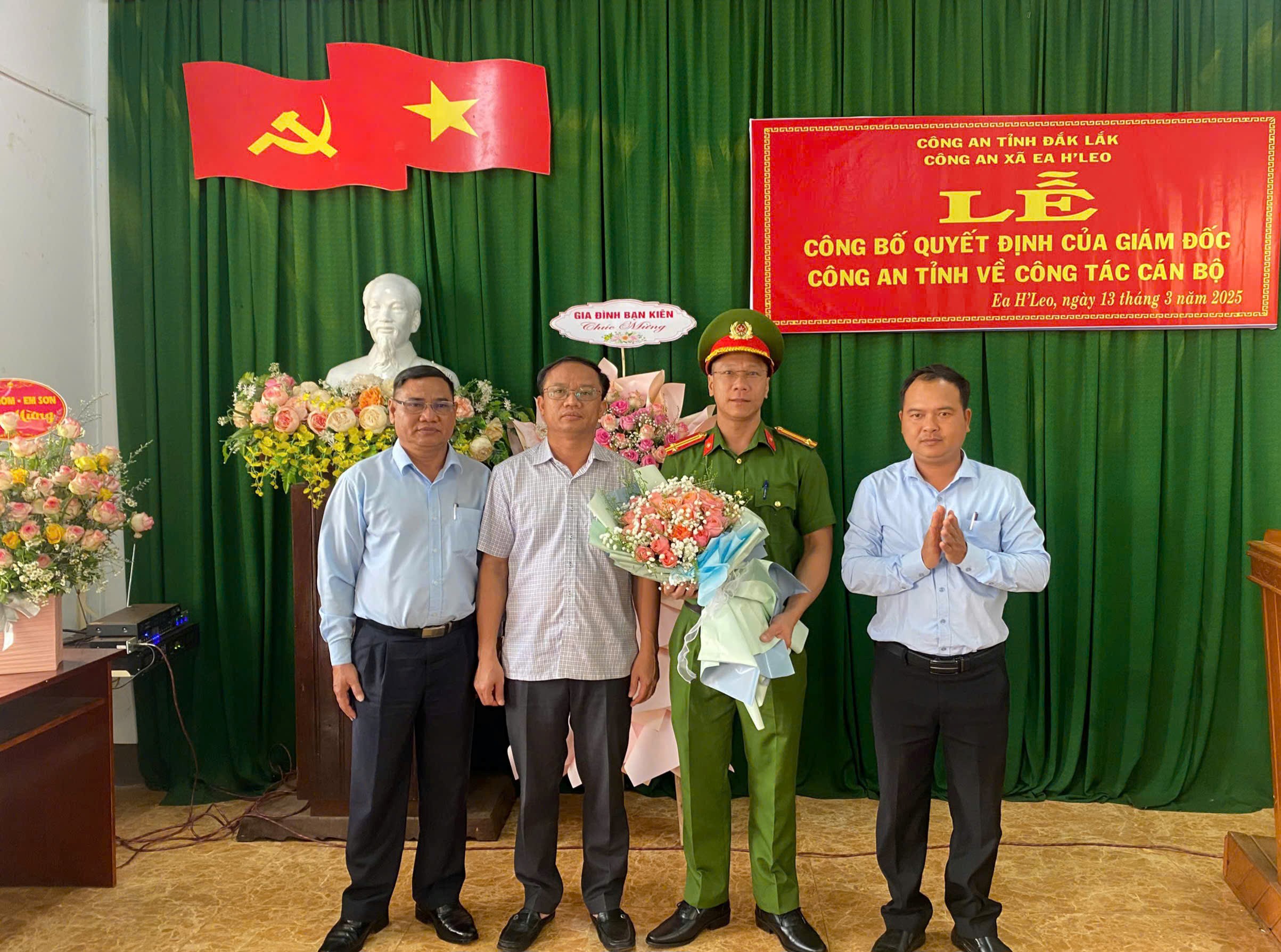 Lễ công bố quyết định của giám đốc công an tỉnh về công tác cán bộ