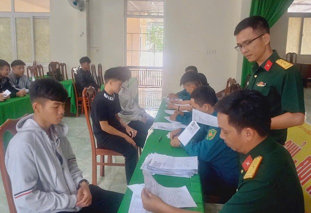 Hội đồng nghĩa vụ quân sự huyện Ea H’Leo tổ chức đăng ký nghĩa vụ quân sự lần đầu năm 2025