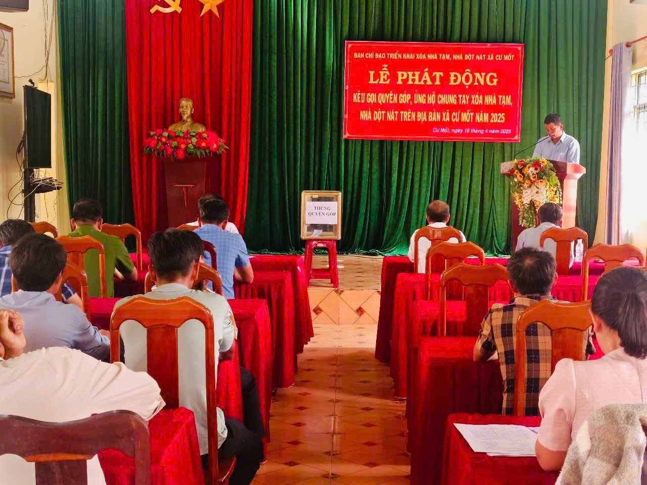 Lễ phát động kêu gọi quyên góp, ủng hộ chung tay xóa nhà tạm, nhà dột nát trên địa bàn xã Cư Mốt năm 2025