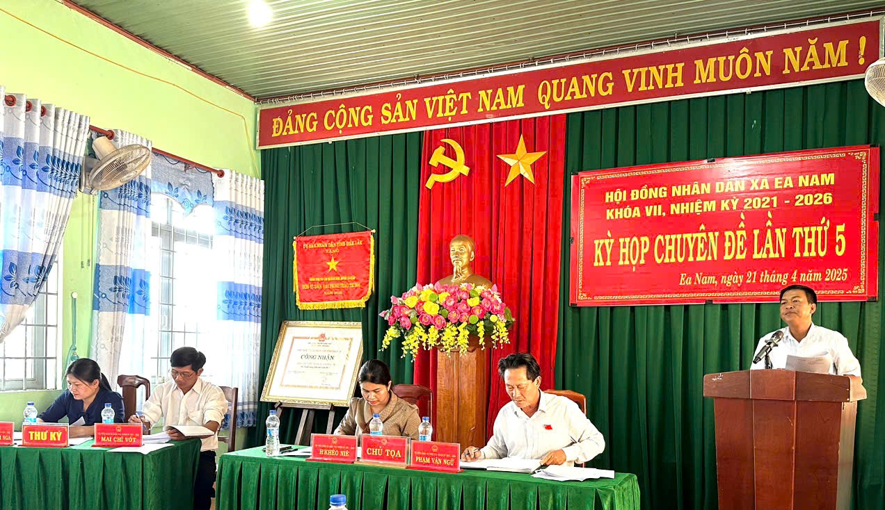Kỳ họp chuyên đề lần thứ Năm của Hội đồng nhân dân xã Ea Nam