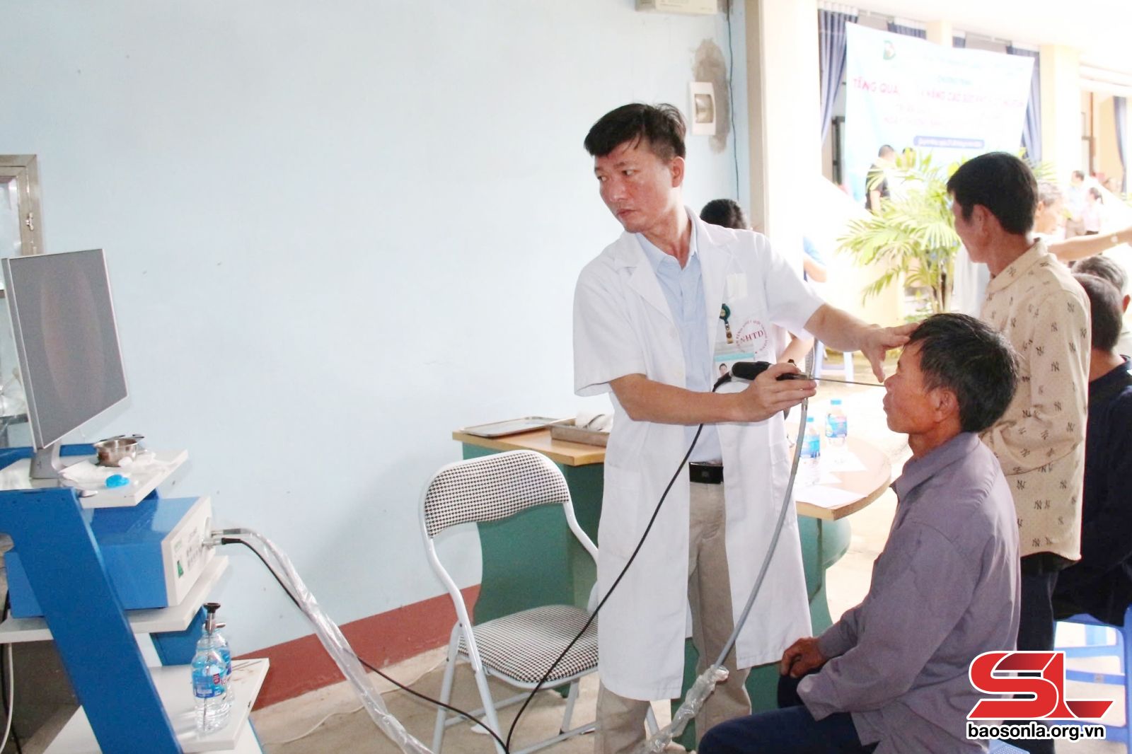 Hỗ trợ khám, điều trị cho người bệnh khuyết tật thuộc diện hộ nghèo, cận nghèo